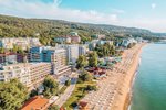 Hotel a pláž