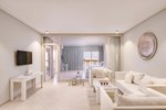 Deluxe family suite - seating area