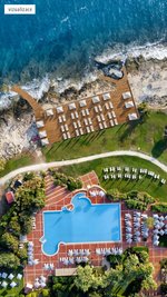 Pohľad na bazén a na mólo