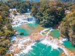Tyrkysové kaskády Agua Azul v Chiapas