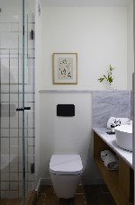 Dvojposteľová izba s výhľadom do záhrady - kúpeľňa