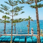 Bazén a výhľad na more