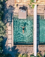 Suita, privátny bazén