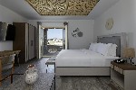 Hotel Sea Breeze Santorini Beach Resort, Curio Collection by Hilton dovolenka