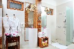 Seafront Luxury vila, kúpeľňa