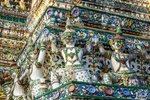 Farebná výzdoba chrámu Wat Arun, Bangkok