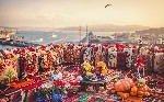 Veľká panoráma pohľad na Istanbul z vysokej terrácie dekorated traditional colorful ornamental