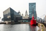 Albert Dock v Liverpoole, ktorý sa čiastočne využíva ako Námorné múzeum a v ktorom sídli aj Tate