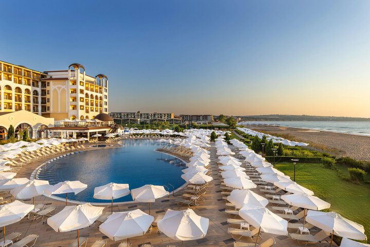 Hotel s bazénom