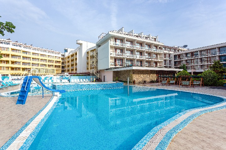 Hotel s bazénom