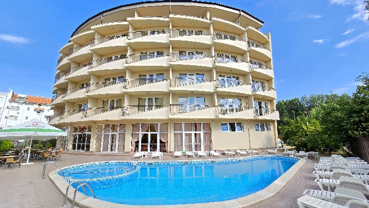 Hotel s bazénom