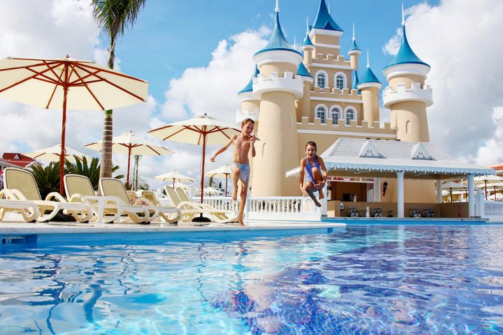 Hotel s bazénom