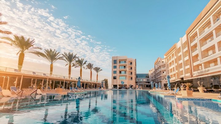 Hotel s bazénom