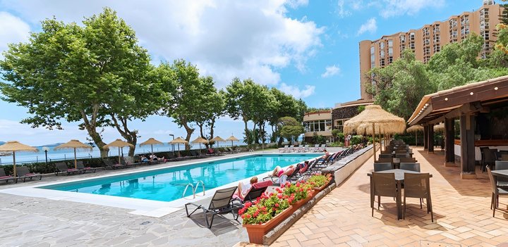 Hotel s bazénom