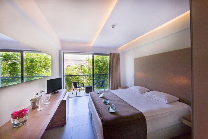 Oktober Downtown Boutique – fotka 4