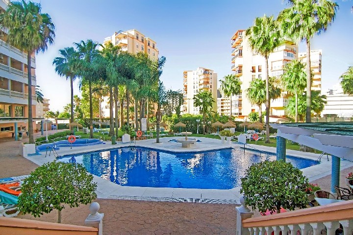 Hotel Parasol by Dorobe dovolenka