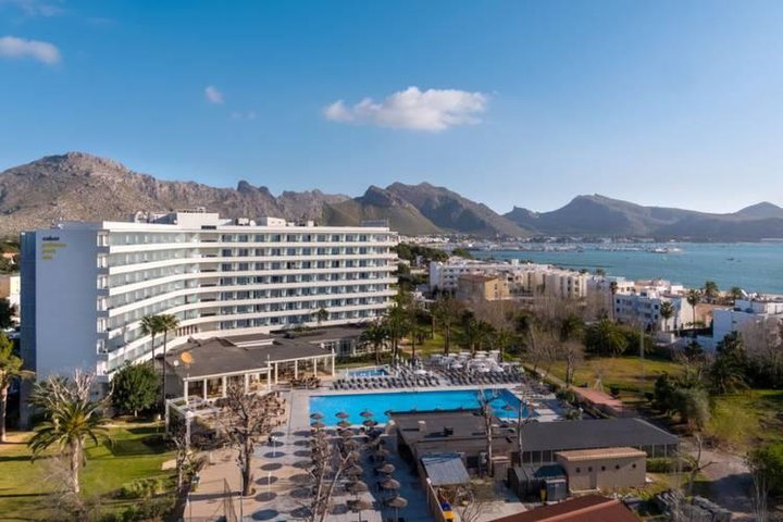 Hotel s bazénom