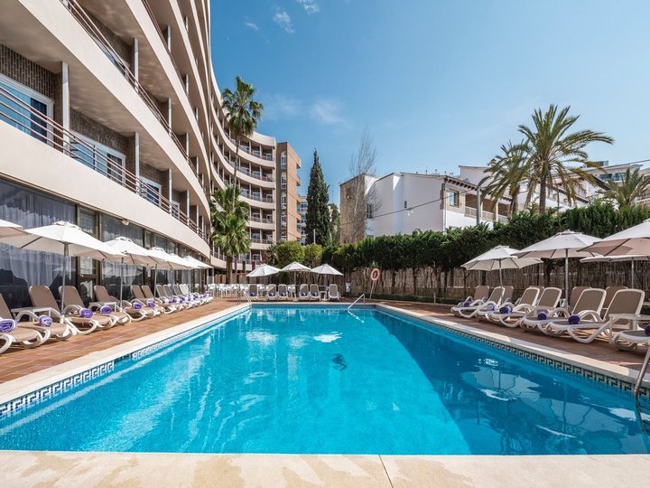 Hotel s bazénom