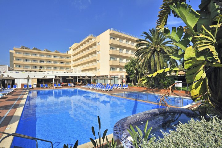 Hotel s bazénom