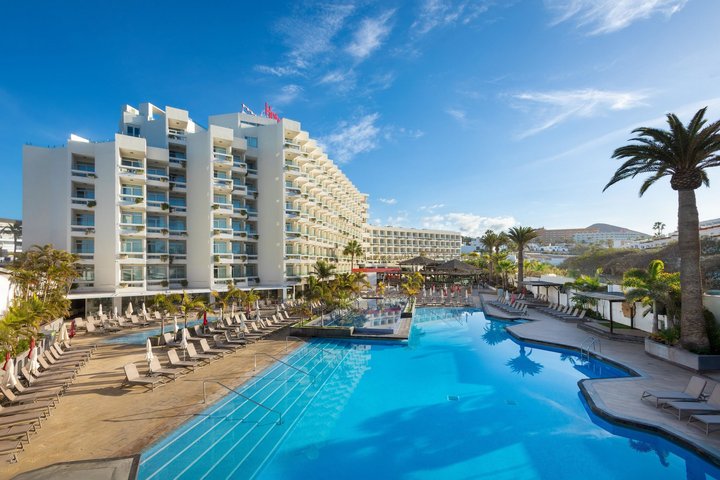 Hotel s bazénom