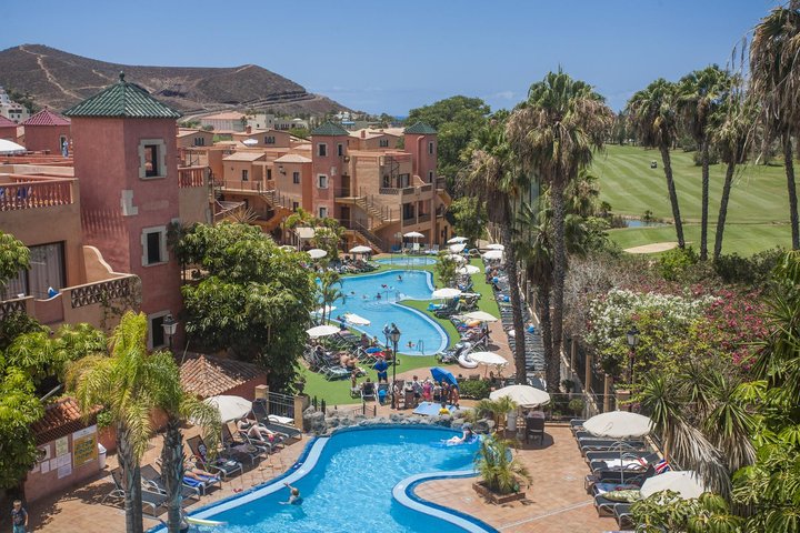 Hotel s bazénom