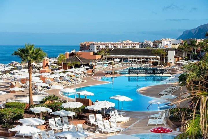 Hotel s bazénom