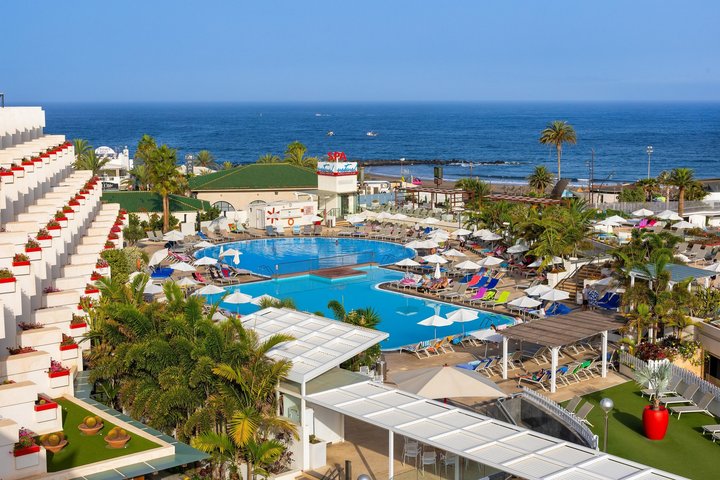Hotel s bazénom