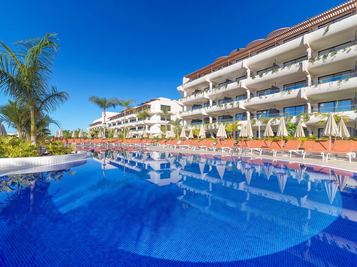Hotel s bazénom