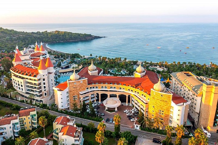 Pohľad na hotel a pláž